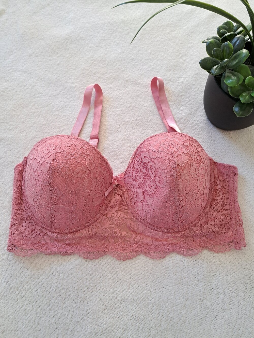 Delta Burke Pink Lace Bra Women's Size 38C Feminine Floral Underwire Bow
